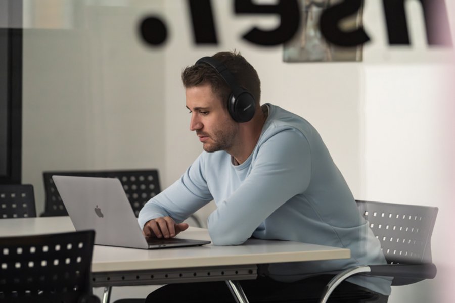 Online-Meeting in Telefonbox
